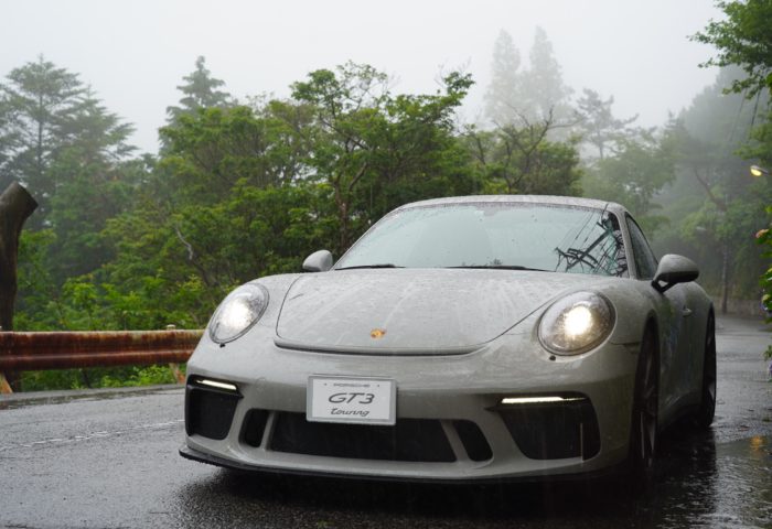 911 GT3 in the rain