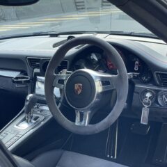 Carrera 4 GTS driver's seat