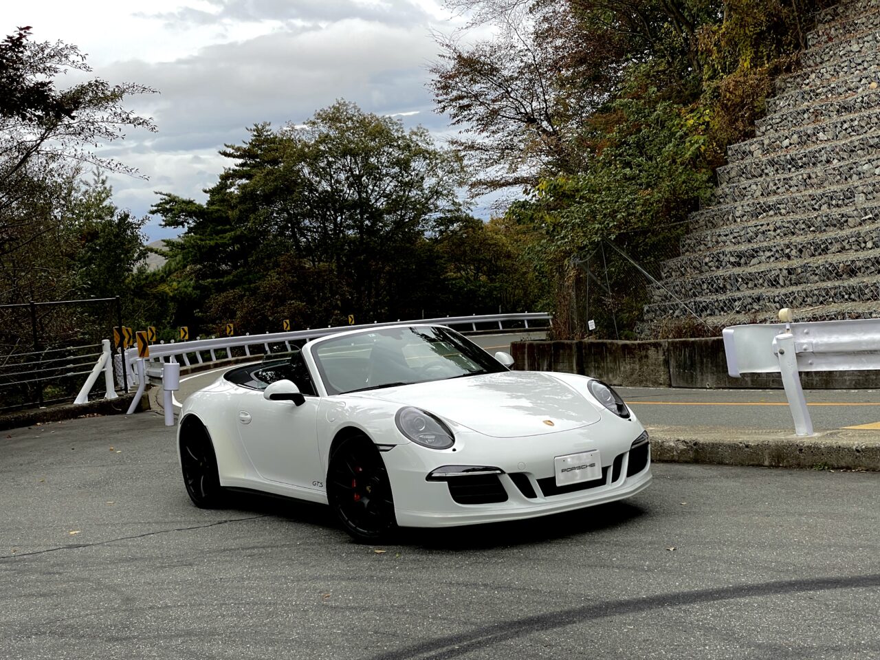 ポルシェ911 カレラ4GTS カブリオレ（991前期）