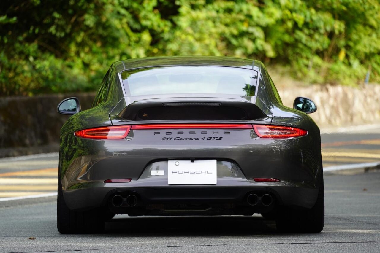 991 type Porsche 911 duck tail