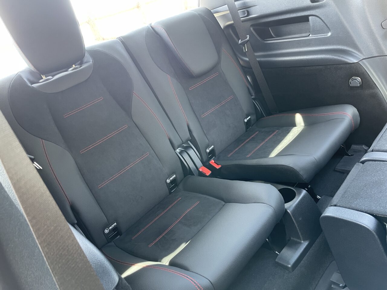 GLB200d 4MATIC third row seats