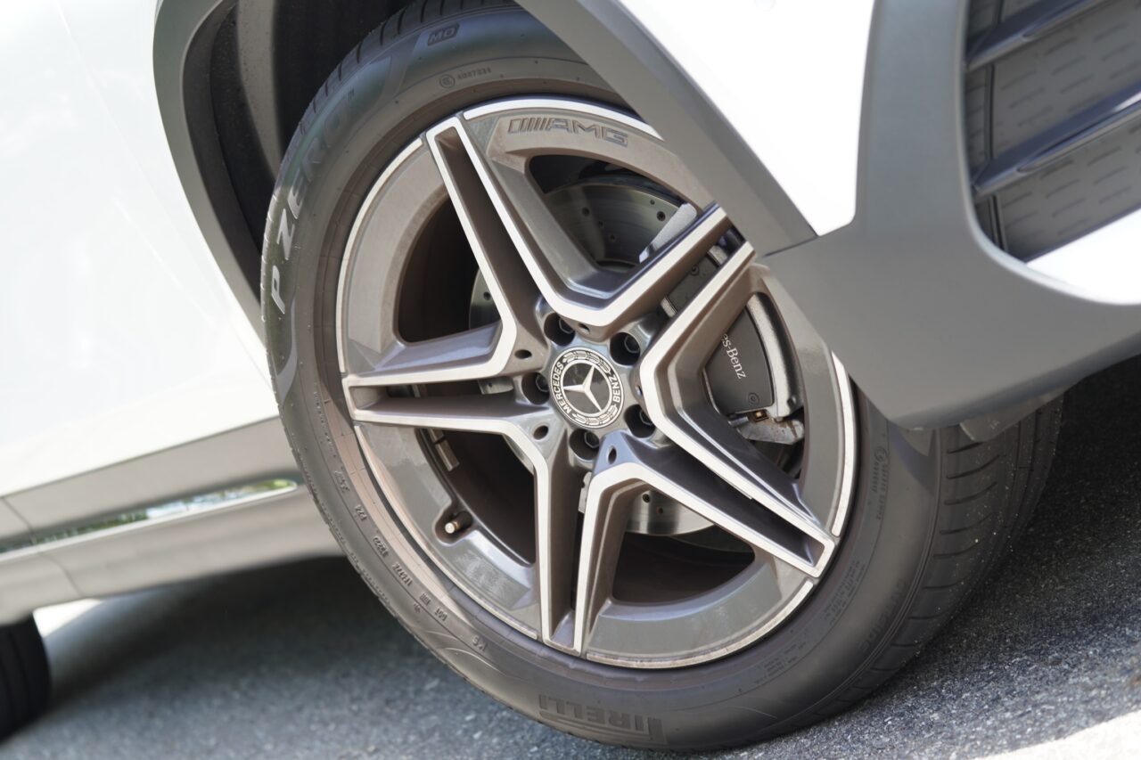 GLB200d 4MATIC wheels