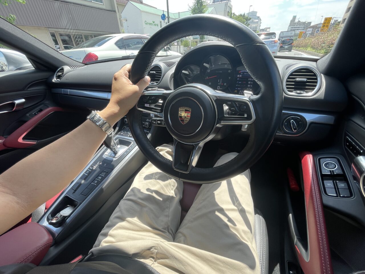 718ケイマンを運転